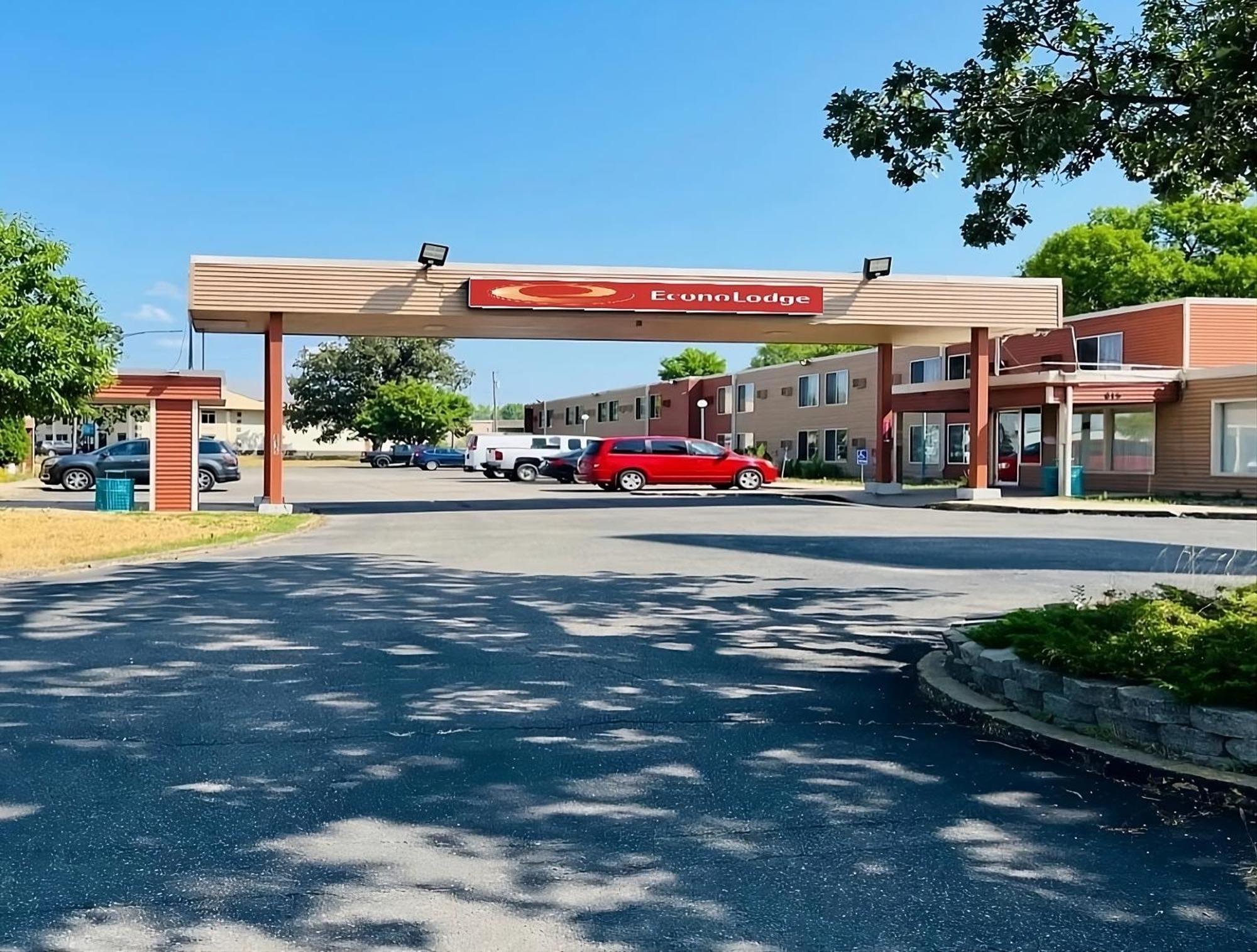 Econo Lodge Waite Park Exterior photo